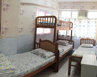 Dragon Hostel - Hong Kong - Bedroom