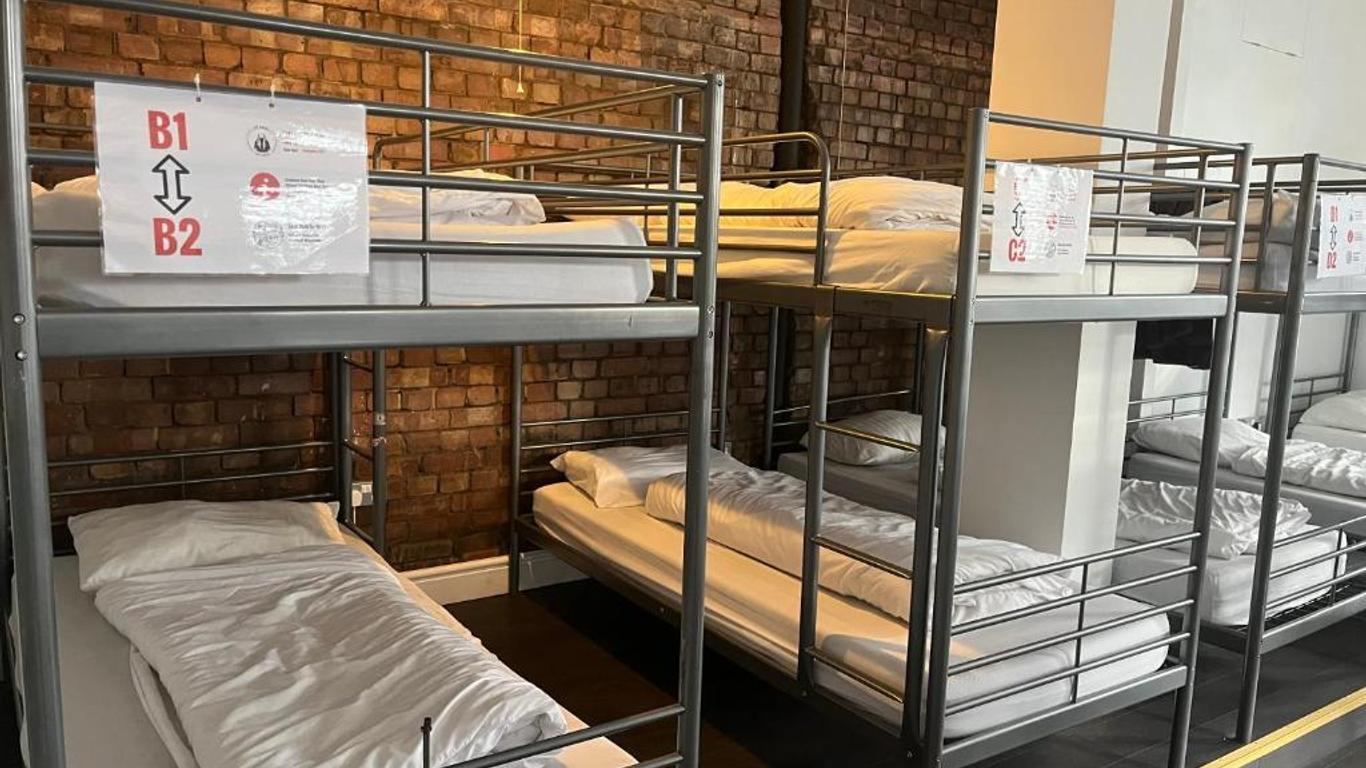 The Walrus Bar and Hostel