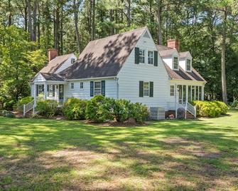 Inviting Waterfront Cottage on Cedar Creek - Onancock - Edificio