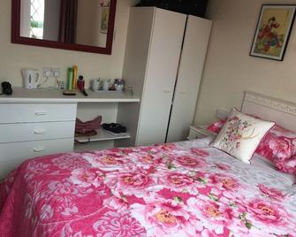 Seayr Hotel - Skegness - Bedroom