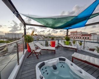 Puerto Valdes - San Juan - Balcony