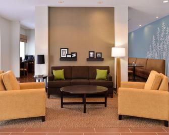 Sleep Inn & Suites - Meridian - Living room