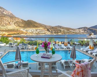 Rhapsody Hotel & Spa Kalkan - Kalkan - Balcón