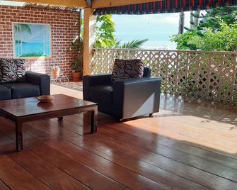 Hotel El Delfin - Lívingston - Balcony