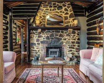 Romantic Retreat in the Dandenong Mountains - Kalorama - Sala de estar