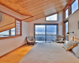 Kingfisher Beach House - West-Facing Waterfront - Perfect For World Cup 2026! - Clinton - Habitación