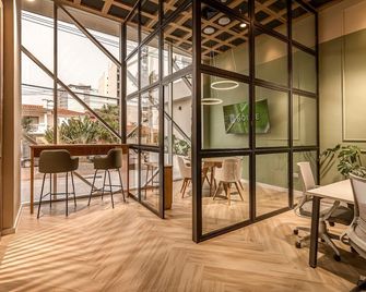 Houze - Stay & Residences By Ava - אסאנסיון - מרפסת