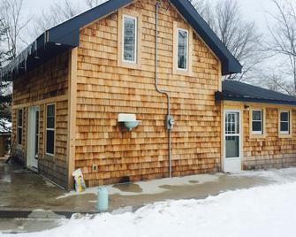 House for rent close to the town and beach - Southampton - Building