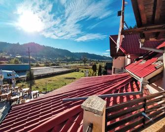 Complex Caprioara Toplita - Topliţa - Balcón