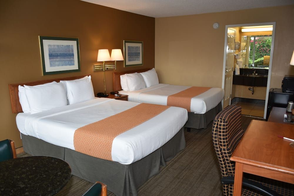 Ontario Airport Inn thumbnail 3