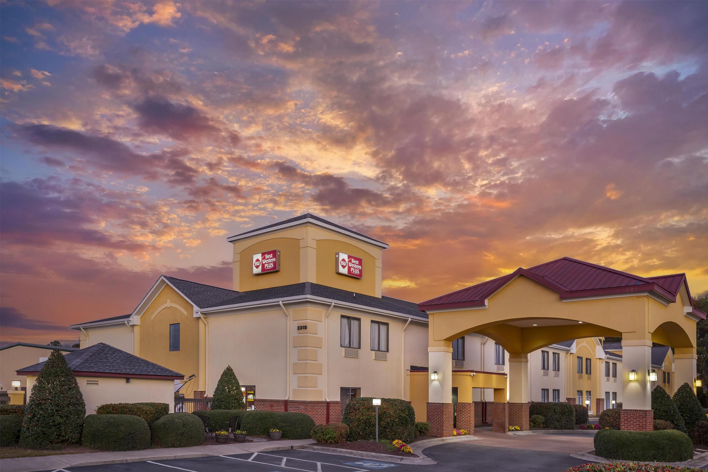Best Western Plus Suites-Greenville - Greenville - Bina