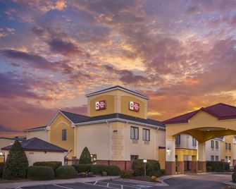 Best Western Plus Suites-Greenville - Greenville - Bina