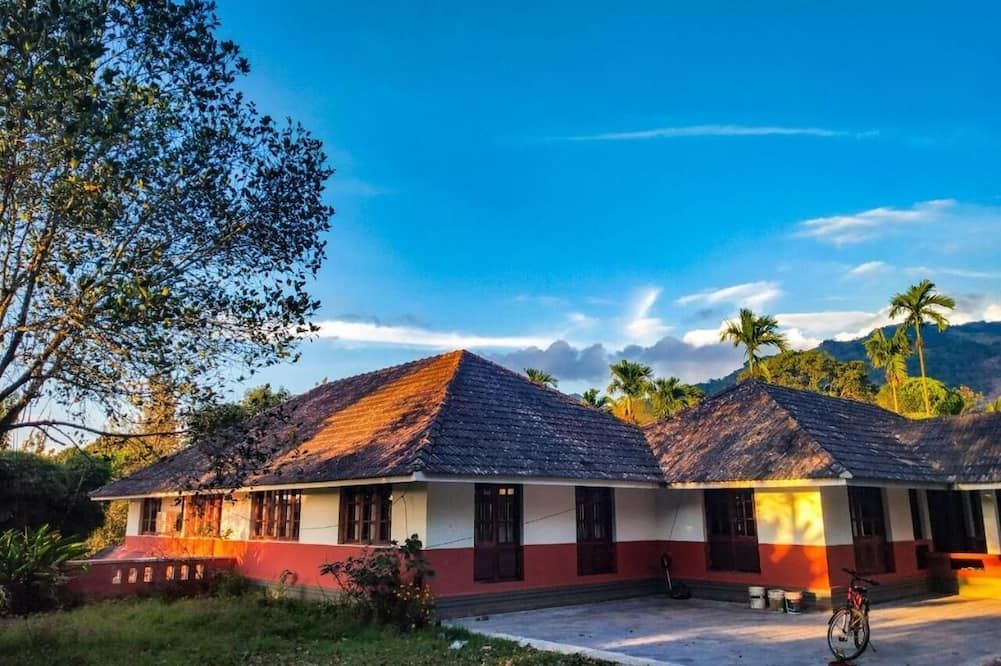 3 Hills County - Kalpetta - Building