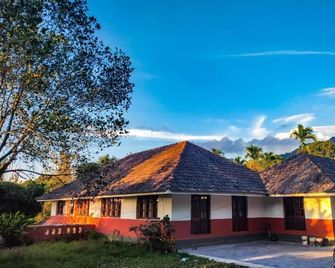 3 Hills County - Kalpetta - Building