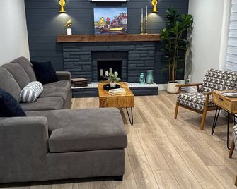 Brigus Bay House - Brigus - Living room