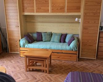 Studio lumineux avec balcon 2/4 pers. plein centre - La Bourboule - Salon