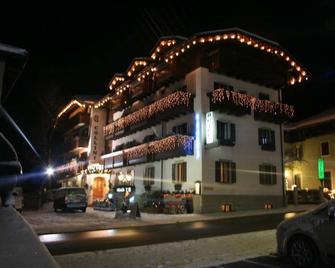 Hotel Collini - Pinzolo - Rakennus