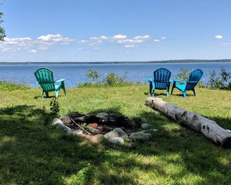 Maine Historic Oceanfront property - Near Camden - Family Friendly - Lincolnville - Binnenhof