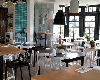 Spacious Suite w/Balcony | Breathtaking Reserves, Cultural Sights & Local Dining - Huizen - Restaurant