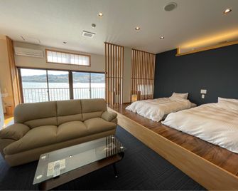 Tara Kanko Hotel - Tara - Habitación
