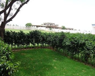 Todays Sunrise Luxury Resort - Neemrana - Vista del exterior