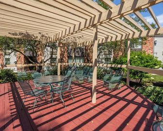 Fireside Inn & Suites Portland - Portland - Balcony