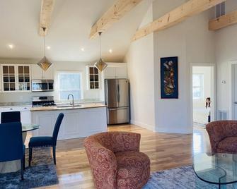 Reset and Relax in Luxury Cottage - Rhinebeck - Kitchen