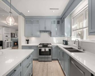 Your Next Stay Spacious Bright & Sophisticated - Vancouver - Cocina