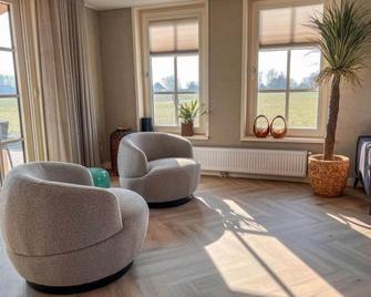 Holiday Home Wiringherlant-12 by Interhome - Hippolytushoef - Sala de estar