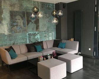 Design & Lifestyle Hotel Estilo - Aalen - Sala de estar