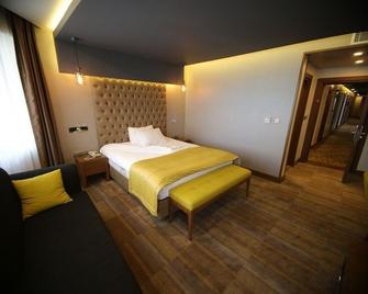 Peronti Hotel - Hopa - Habitación