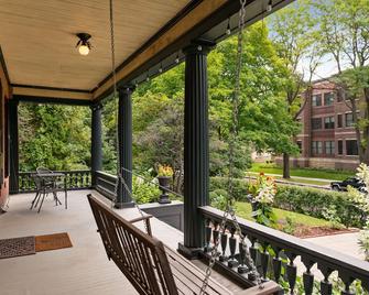 Historic District Bnb - Saint Paul - Balcony