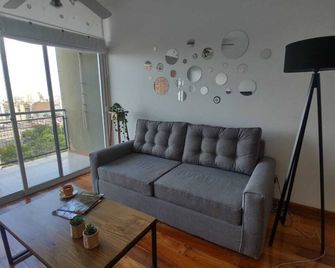 Modern Apartment with Open Views&24/7Security&swimmingpool&garden and playground - بوينس أيرس - غرفة معيشة