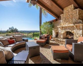 Gorgeous Rancho Santa Fe Dream Estate - Rancho Sante Fe - Binnenhof