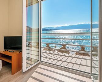 Hotel Dobrovit - Baška - Balcón