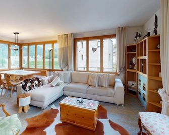 Chalavus - Sankt Moritz - Wohnzimmer