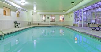 Holiday Inn Express & Suites El Dorado - El Dorado - Pool