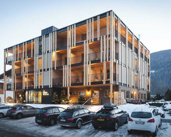 Hotel Christof - Monguelfo-Tesido - Edificio