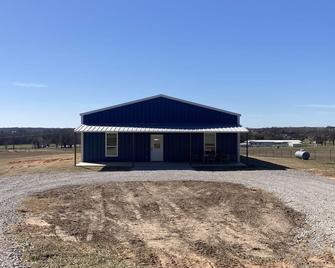 The Blue Barndo - Springtown - Building