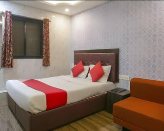 Hotel Grand Inn - Powai - Bedroom
