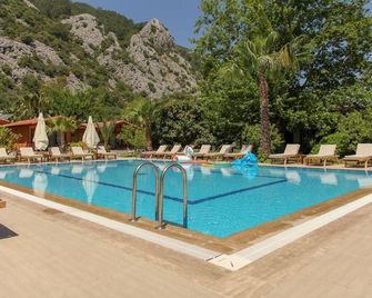 Dolunay Apart Otel - Cirali - Piscina