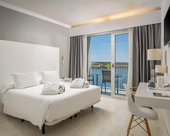 Artiem Carlos - Adults Only - Es Castell - Slaapkamer