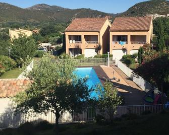 Apartment in a recent residence with swimming pool 5 minutes from Saint Florent - Oletta - Pool