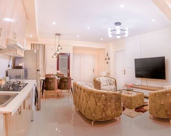 Charming 2-bedroom apartment with WiFi, AC in soothing Malé - Malé - Sala de estar