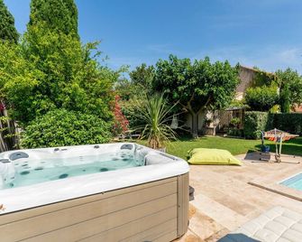 Le Mas - Graveson - Pool