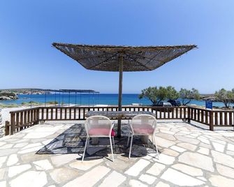 Agerino - Moutsouna - Balcón