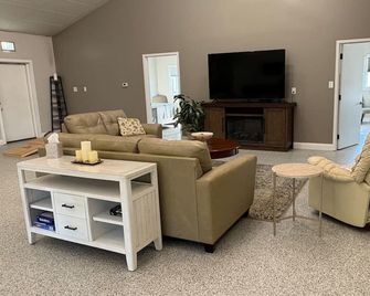 Minutes from Miami - Rare find in Oxford - Oxford - Living room