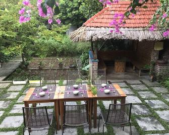Tam Coc Tea House - Ninh Binh - Patio