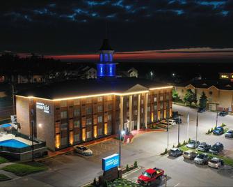 Savai Hotel - Overland Park - Building