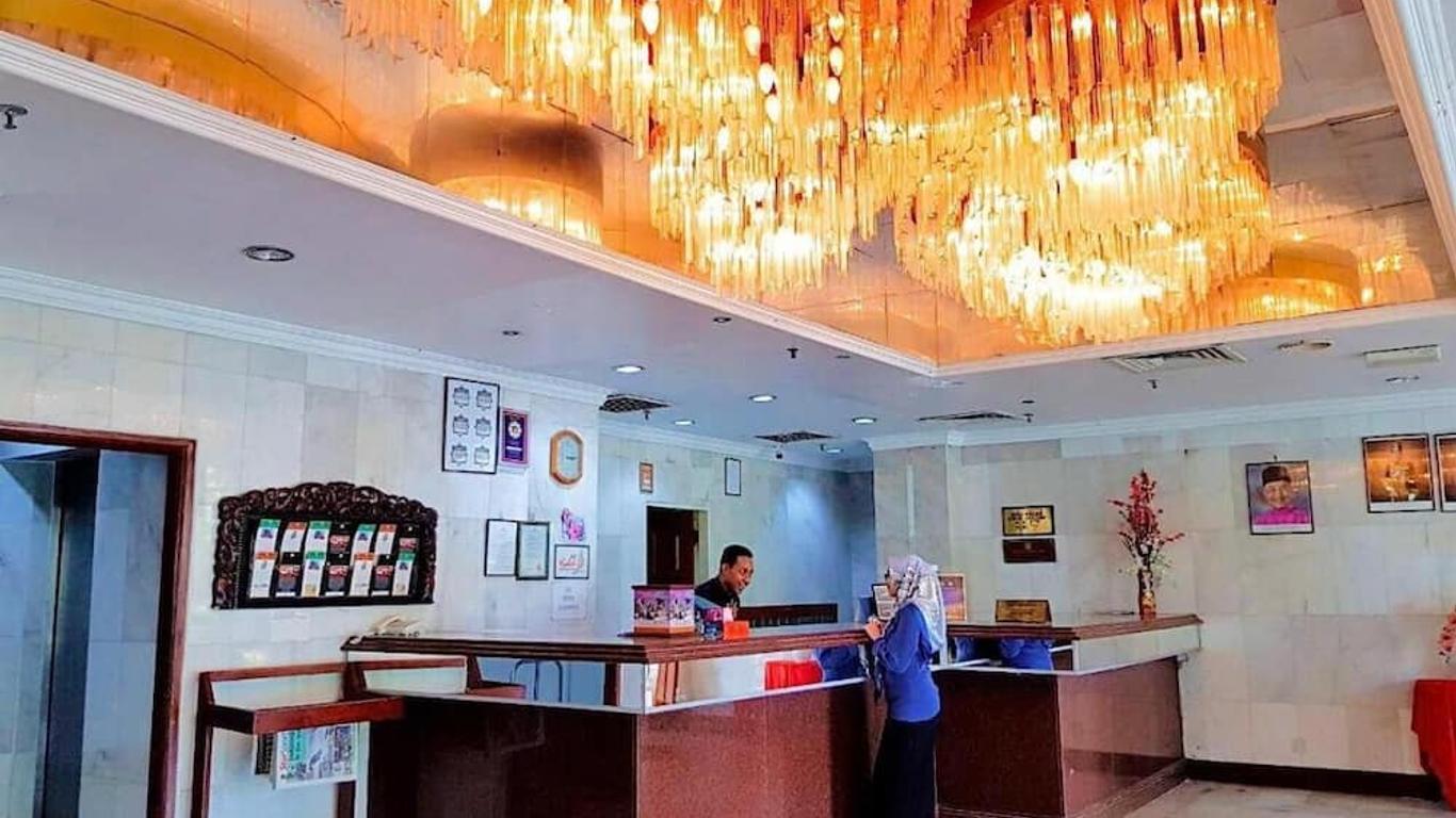 Hotel Grand Crystal